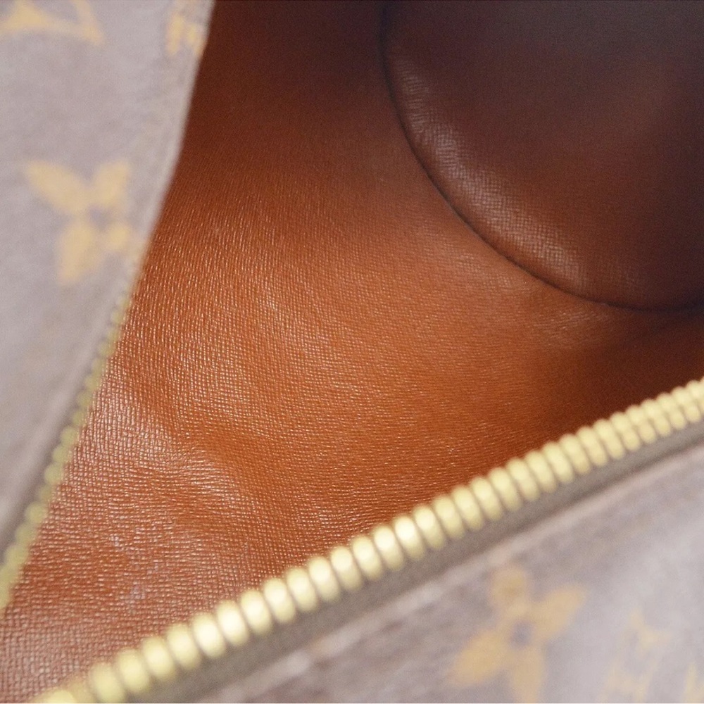 Louis Vuitton Papillon 30 Monogram - Picture 6 of 15